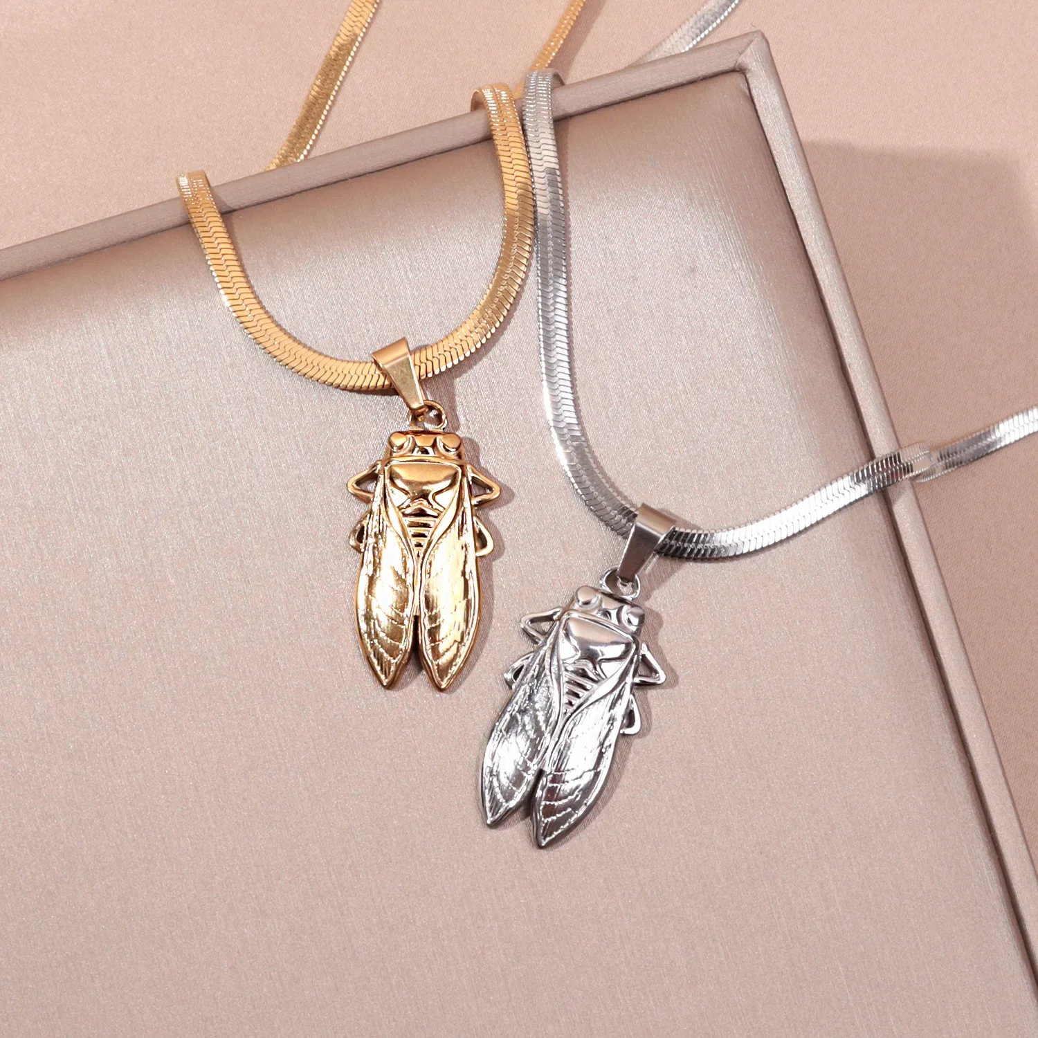 Большая Цикада из нержавеющей  – обзор и цена Vintage Fashion Bug